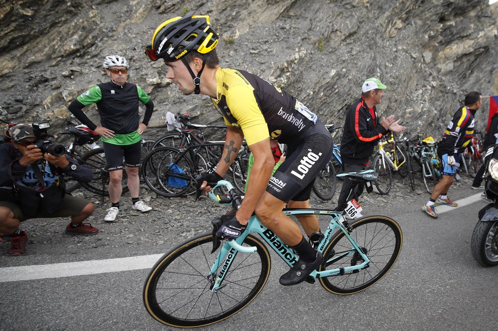 bianchicanada's tweet photo. ROGLIC AND BIANCHI DOMINATE THE GALIBIER TO SEAL TOUR DE FRANCE'S STAGE WIN
Full Story:  https://t.co/TcsYcuK3DC https://t.co/Exz34wzYy0