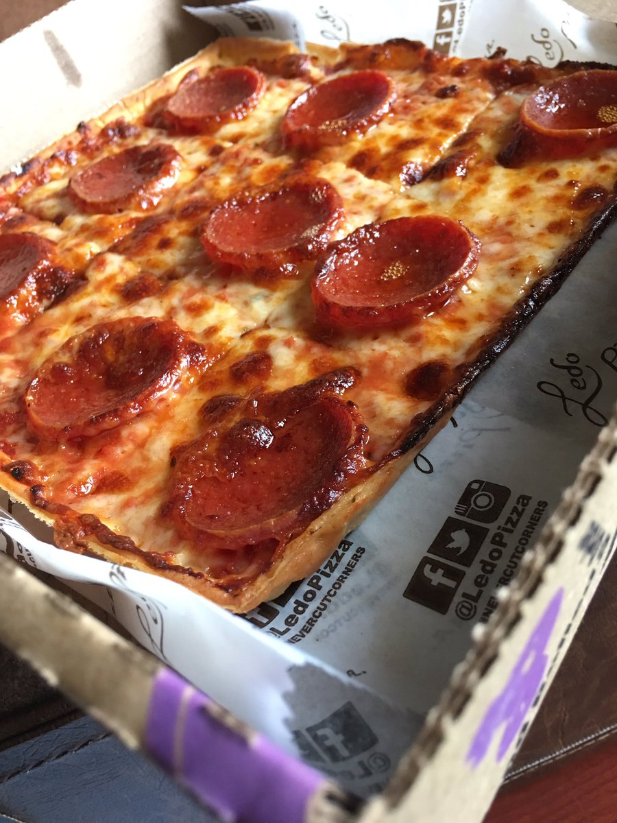 RomanDA's tweet photo. #sad #lastoneforawhile @LedoPizza #needaledoinNC!!! https://t.co/Jrt6zanbDT