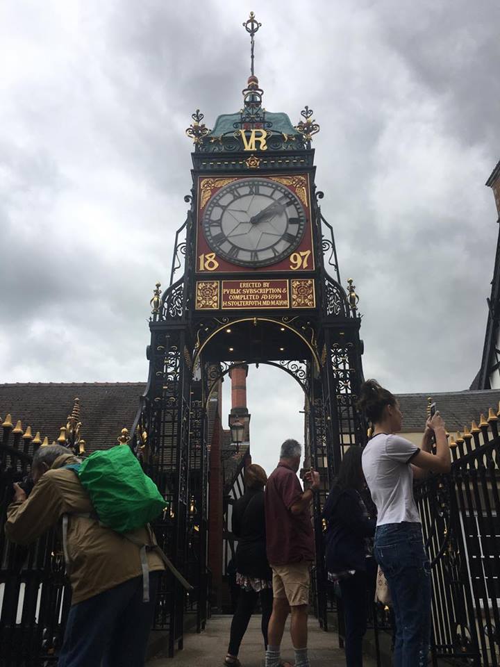 Linhmdiep's tweet photo. Thanks for taking us out @xosabahox! It was definitely a day to remember 😂😂 #Chester #CheshireOaks #wrongcar https://t.co/WqQcIiamKV