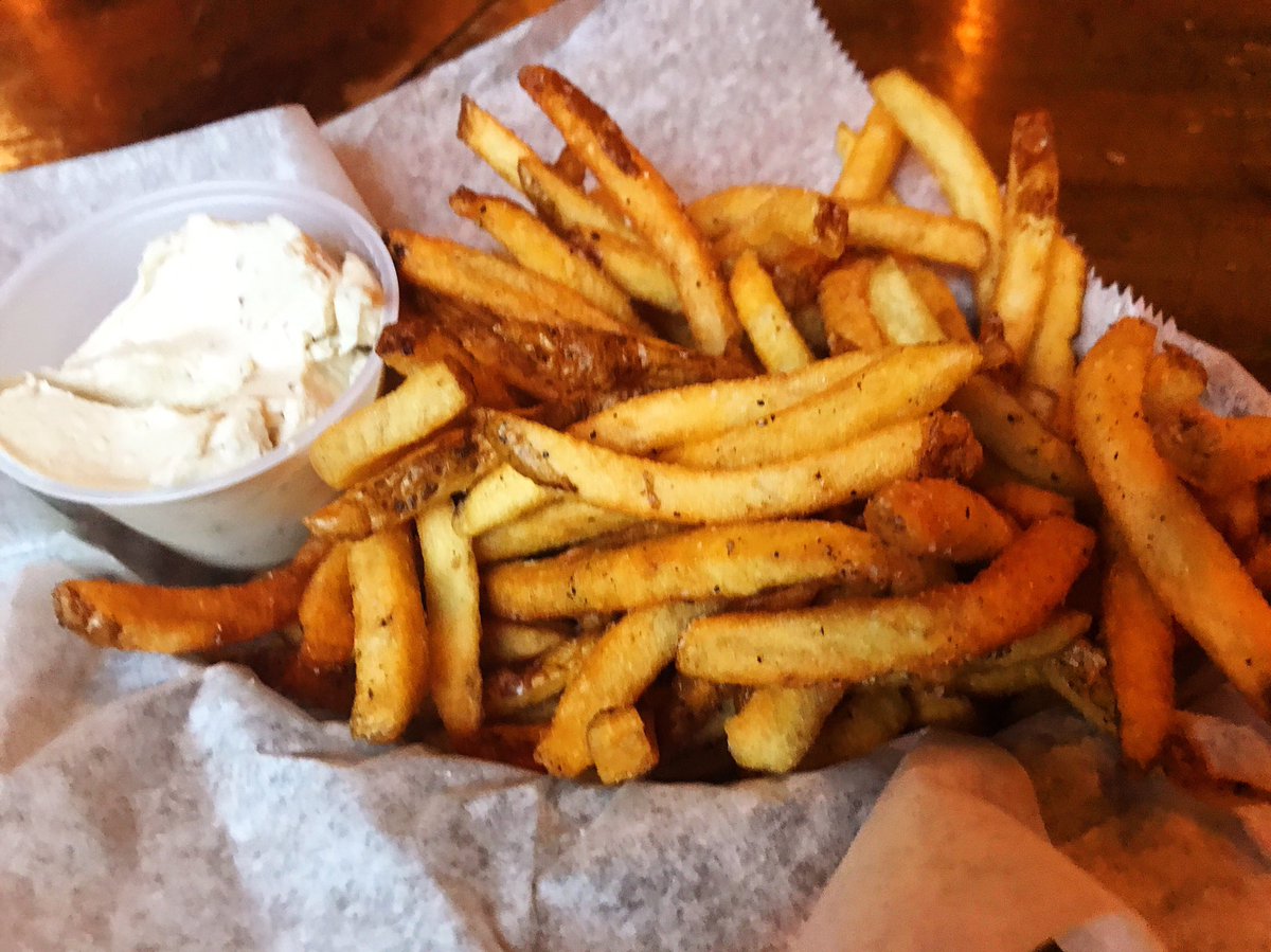 DrinkFairmount's tweet photo. It's #NationalJunkFoodDay &amp; coincidently #FriYay 🍟🍟🍟 https://t.co/0SnQZ84rxm