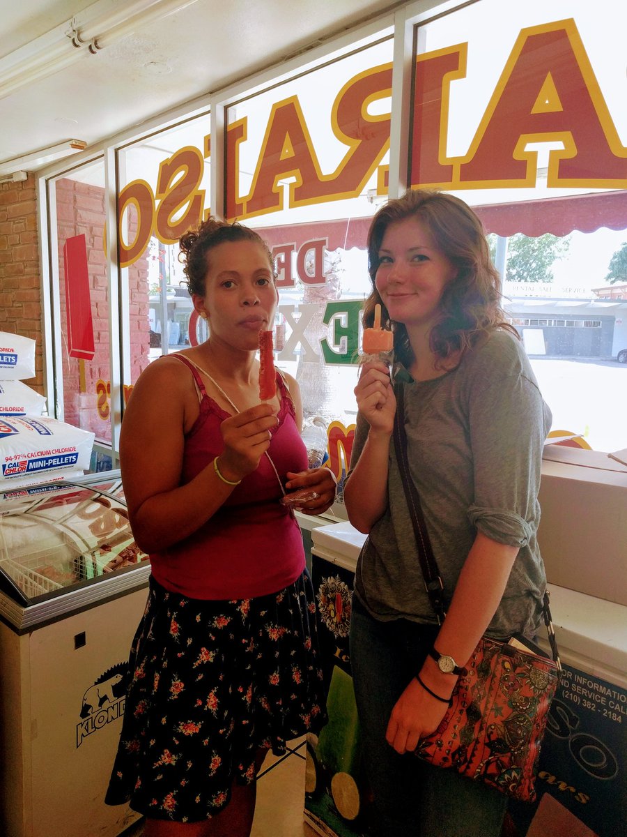 LizardMichele's tweet photo. Things I love about my lab: after we go out for paletas, they're still up for stopping for shaved ice! #labholiday https://t.co/Oo5DGDhy76