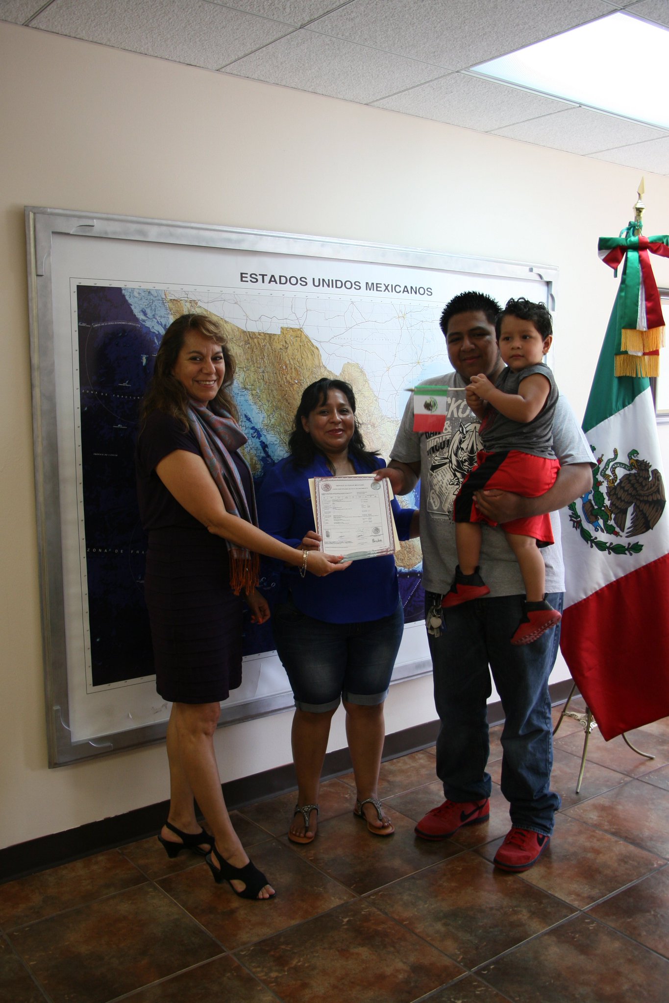 Consulmex Houston on Twitter "Hoy entregamos las actas de nacimiento 7