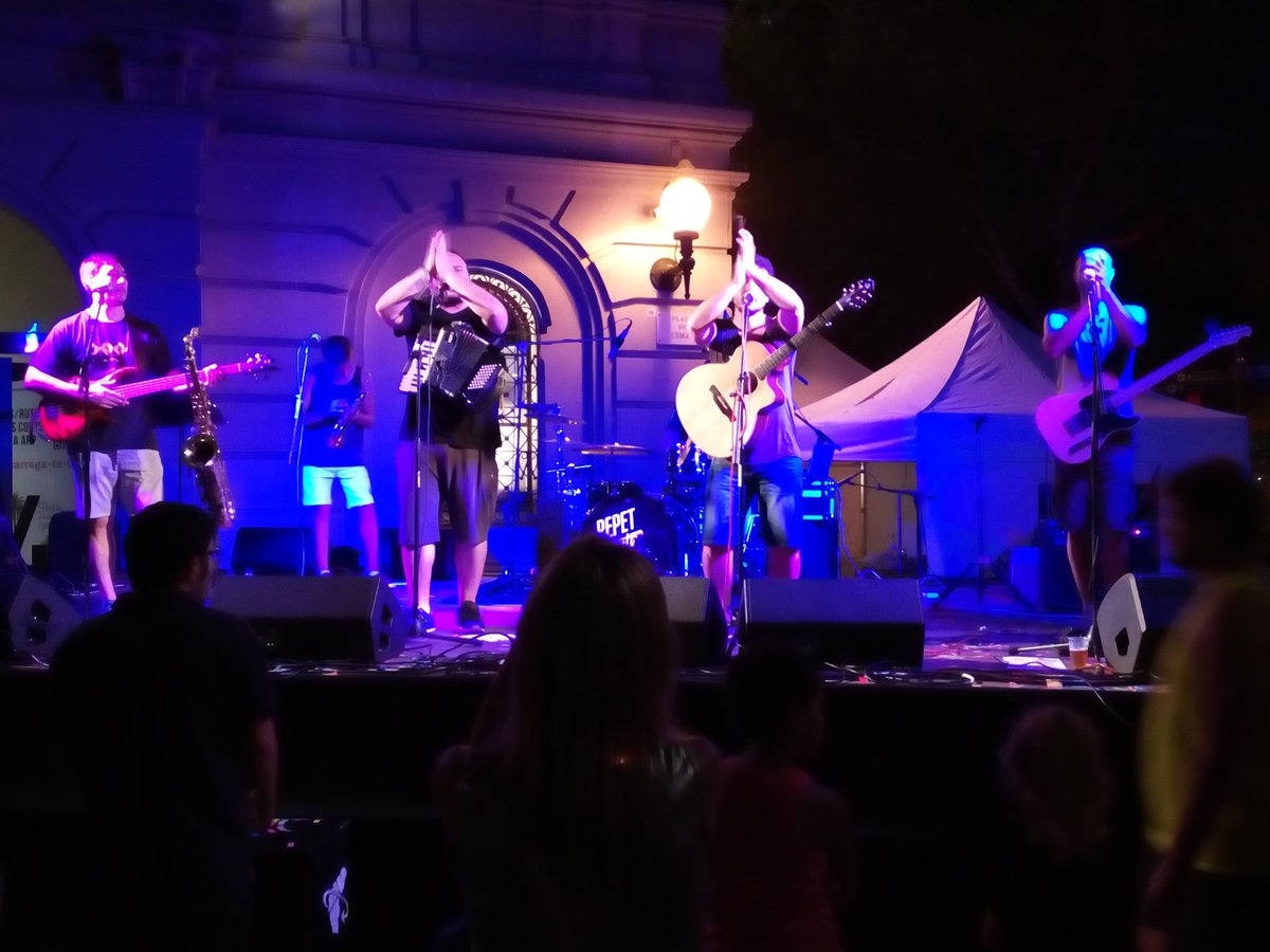 Pau_Castello's tweet photo. @pepetimarieta @JovesLesCorts #30Aniversari #Trepidant #Empàtics #Participatius https://t.co/8qt6qNIi4A