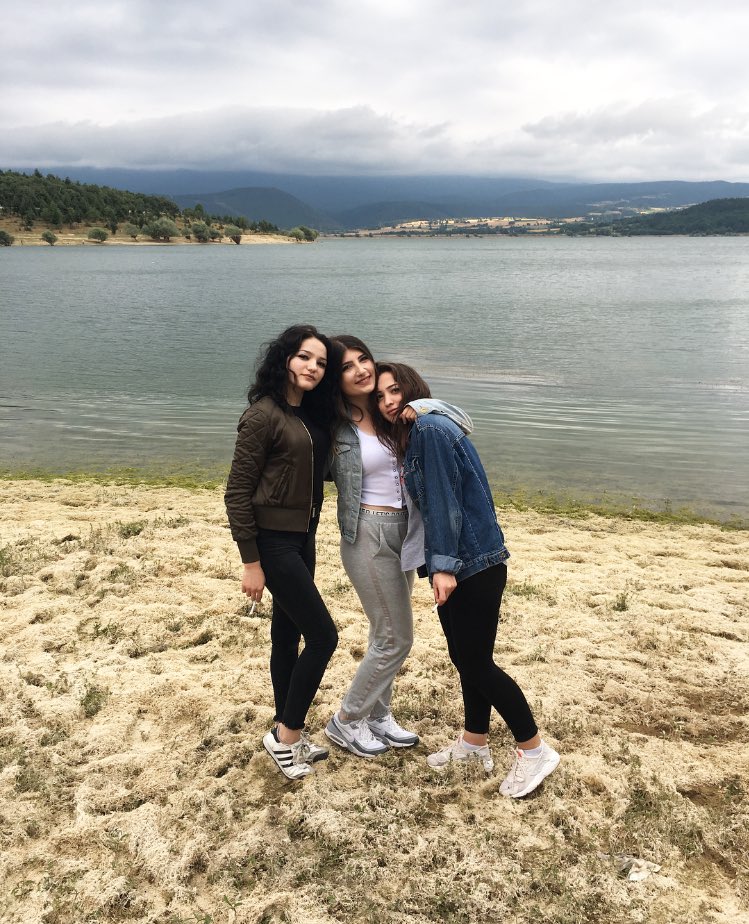 all we need is our sisters💞