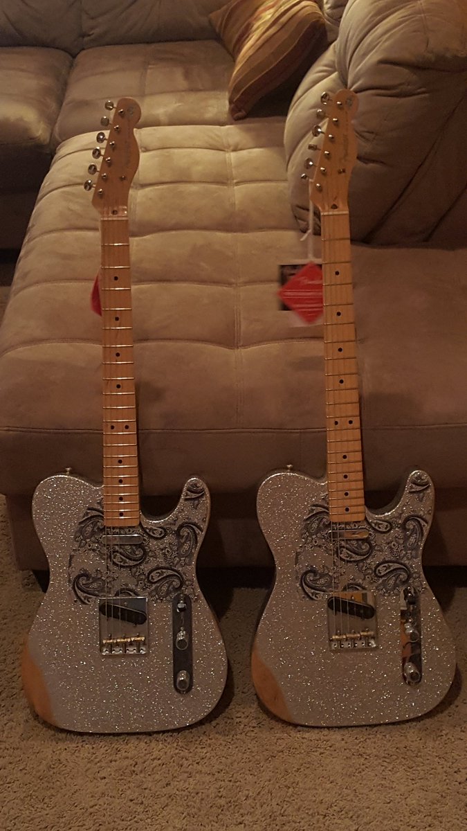 dannyfarrar's tweet photo. @BradPaisley Matching Teles came today for me and my brother. https://t.co/sdfnGNqmiG