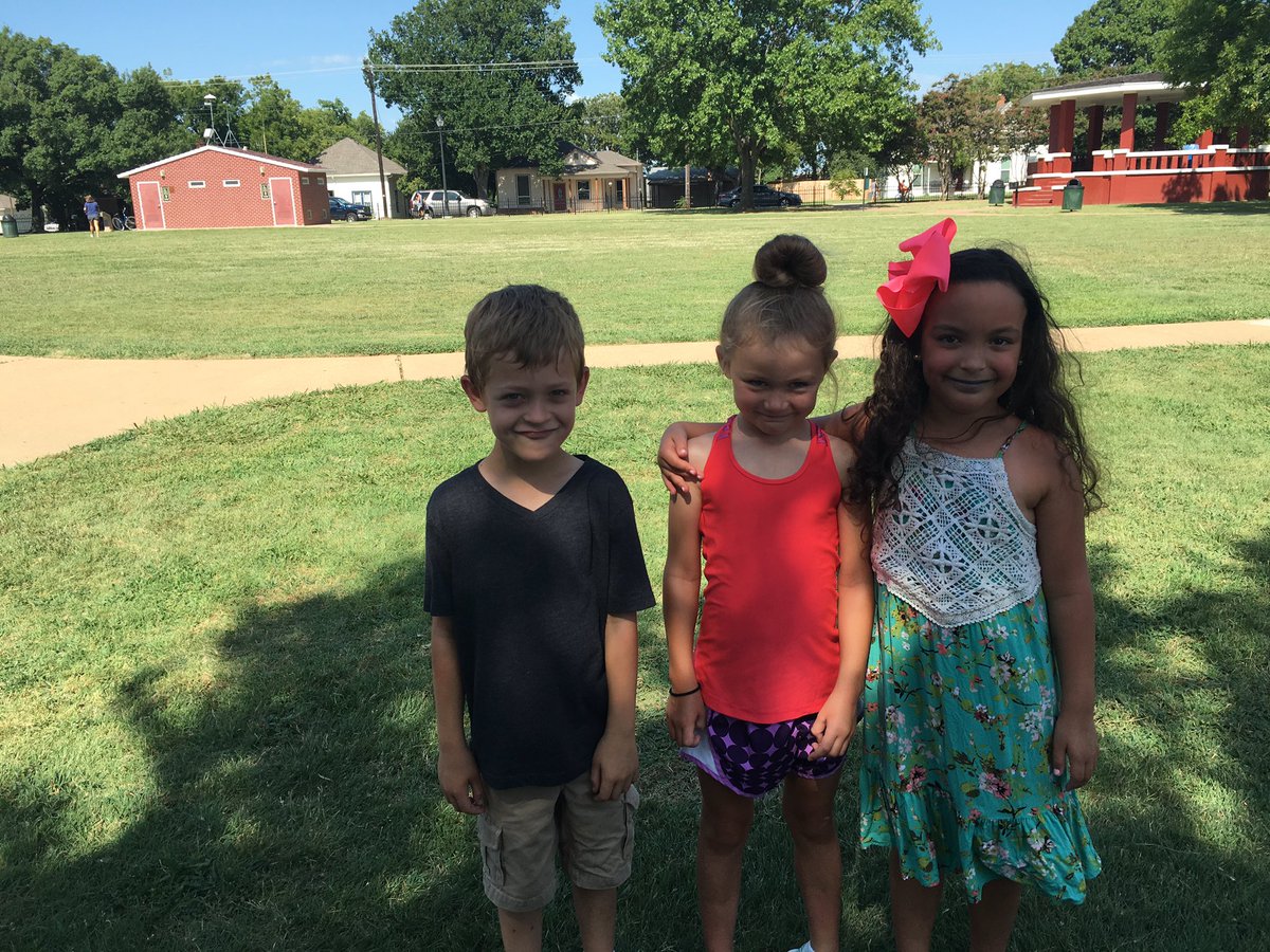 MsGarciaSecond's tweet photo. We had a great time at kimmel park today #lbedogdays @Longbranch_Elem @MrsKeyte1st @dawn_berumen https://t.co/UyloEW88jY