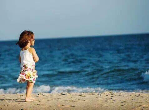 لبى صباحك ولبى الشوق وعيونك
ولبى الشعر لا تغزل فيك واغراني

واصبحت اغني غلاك ونزوة جنونك
وكتبت بوحي وجيت بشوق تقراني