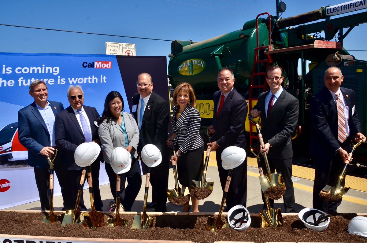 AsmPhilTing's tweet photo. Happy to be at the #ElectroCaltrain groundbreaking! This greener & more economical solution to our region's traffic problems is CA's future. https://t.co/4acJilXmKq