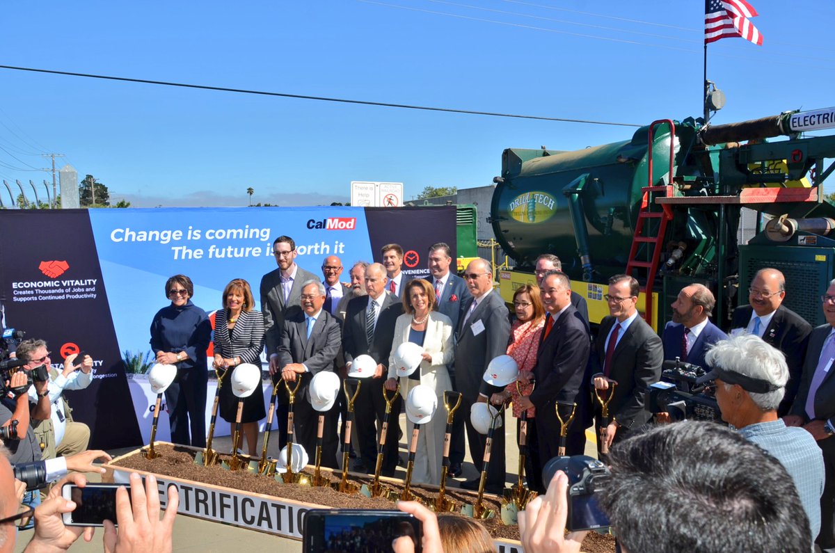 AsmPhilTing's tweet photo. Happy to be at the #ElectroCaltrain groundbreaking! This greener & more economical solution to our region's traffic problems is CA's future. https://t.co/4acJilXmKq