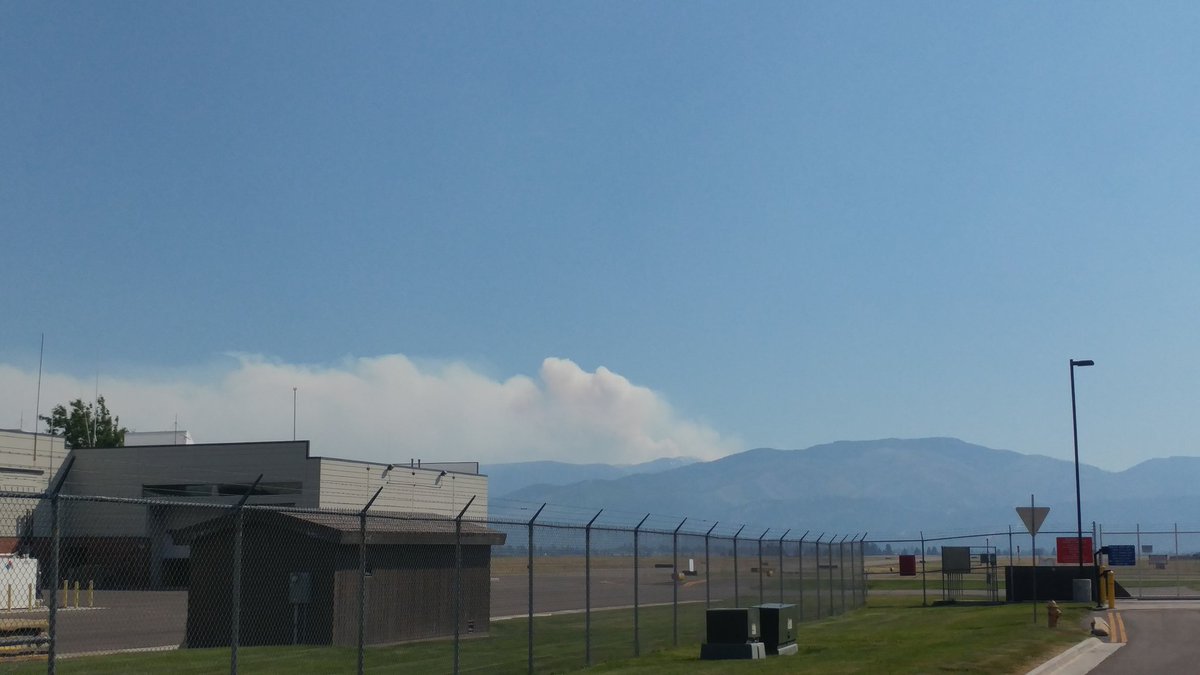 corbydickerson's tweet image. Looks like the #LoloPeakFire is trying to build some #pyrocu.#mtwx #mtfire