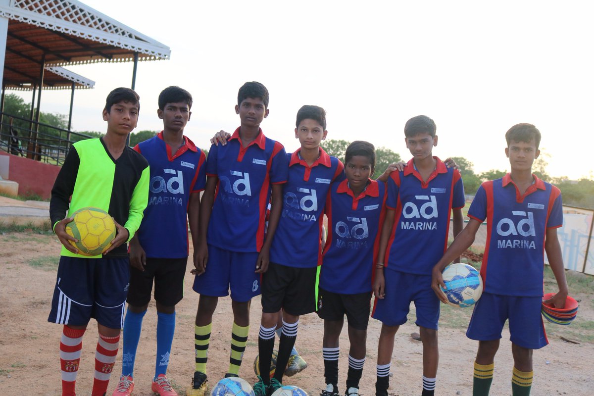 SantCugatIndia's tweet photo. PATROCINI AD MARINA 👏👏 Un any més continuen entrenant cada cop més nens amb roba d'esport. Moltes gràcies @ad_marina! ⚽️🇮🇳 https://t.co/DNLDGoOYUS