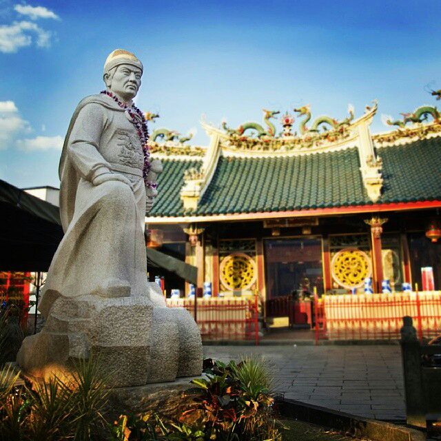 MoiIsmiy's tweet photo. Patung Laksamana Cheng Ho di Klenteng Tay Kak Sie #PesonaSamPookong https://t.co/5YPAXTTizC