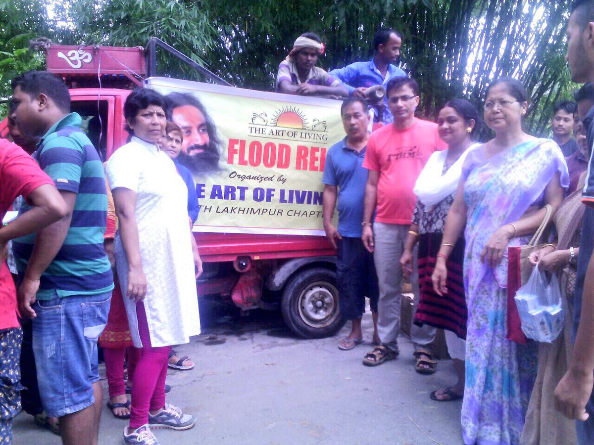 Gurudev's tweet image. Flood relief initiated by @ArtofLiving in North Lakhimpur,#Assam.Solar lights &amp;amp; filters also will be provided to 2000+ families in few days.