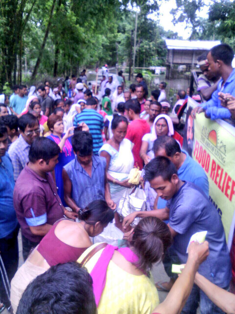 Gurudev's tweet image. Flood relief initiated by @ArtofLiving in North Lakhimpur,#Assam.Solar lights &amp;amp; filters also will be provided to 2000+ families in few days.