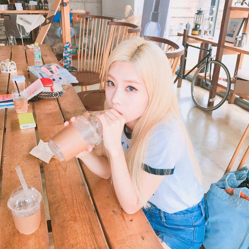 lipwine's tweet photo. #NewProfilePic #FeelingBlagir https://t.co/3zY6QikDFh