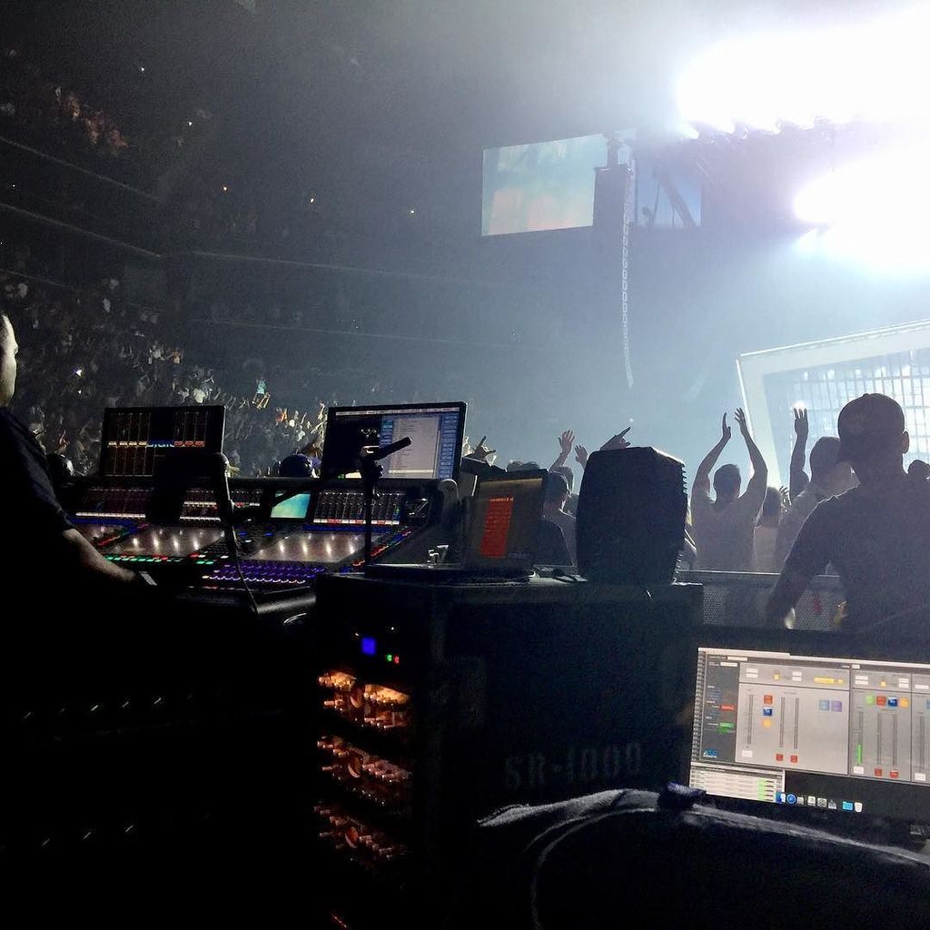 AboutKenBerger's tweet photo. @neversleepprod #kendricklamar #systemvue #liveshow #foh #fohengineer #linearray #al12 #hs221 https://t.co/cZaUcpGD0F https://t.co/yesNMtBVMi
