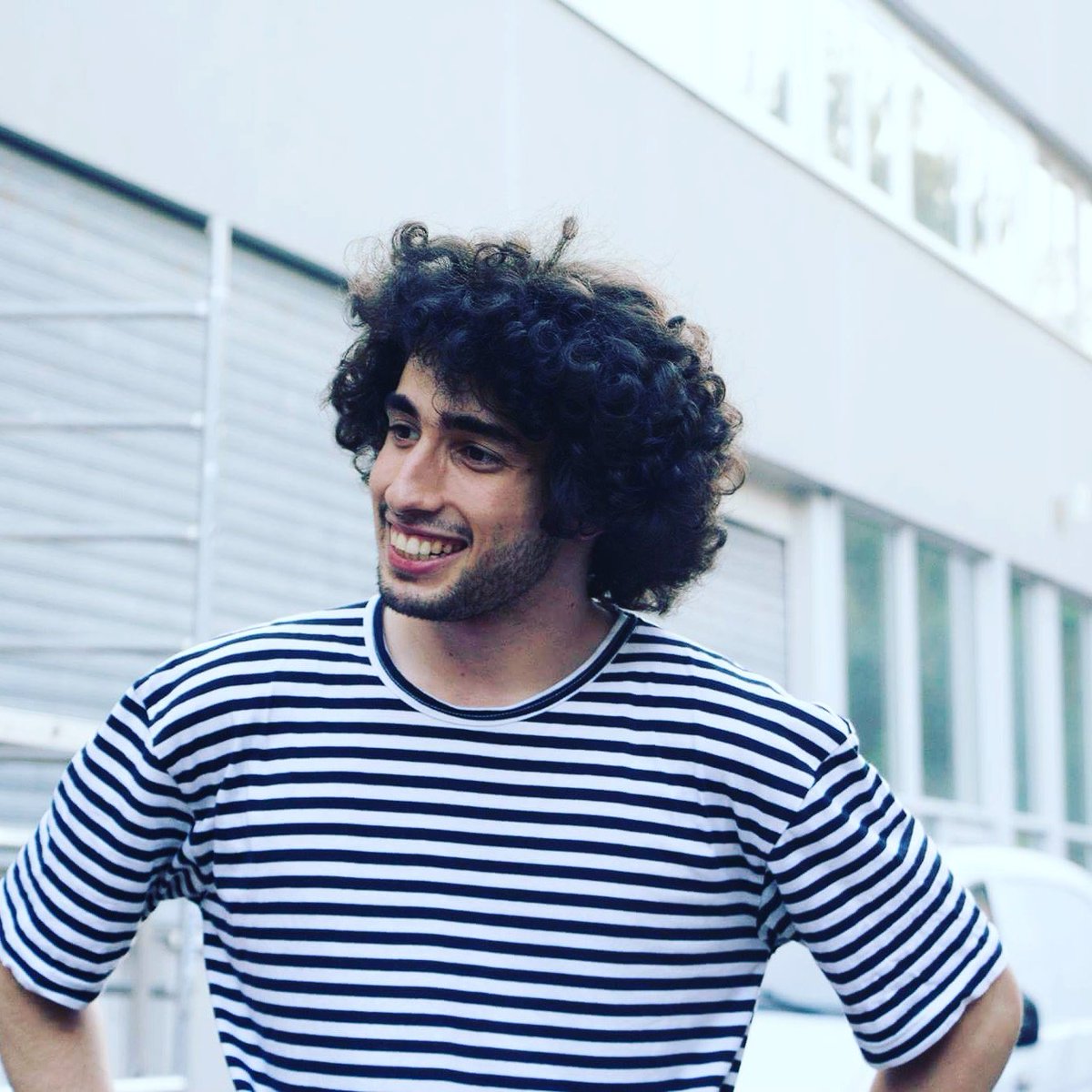 GladialHS's tweet photo. Je me coupe les cheveux a 1000 rt 12h chrono https://t.co/4ADVGdHPCS