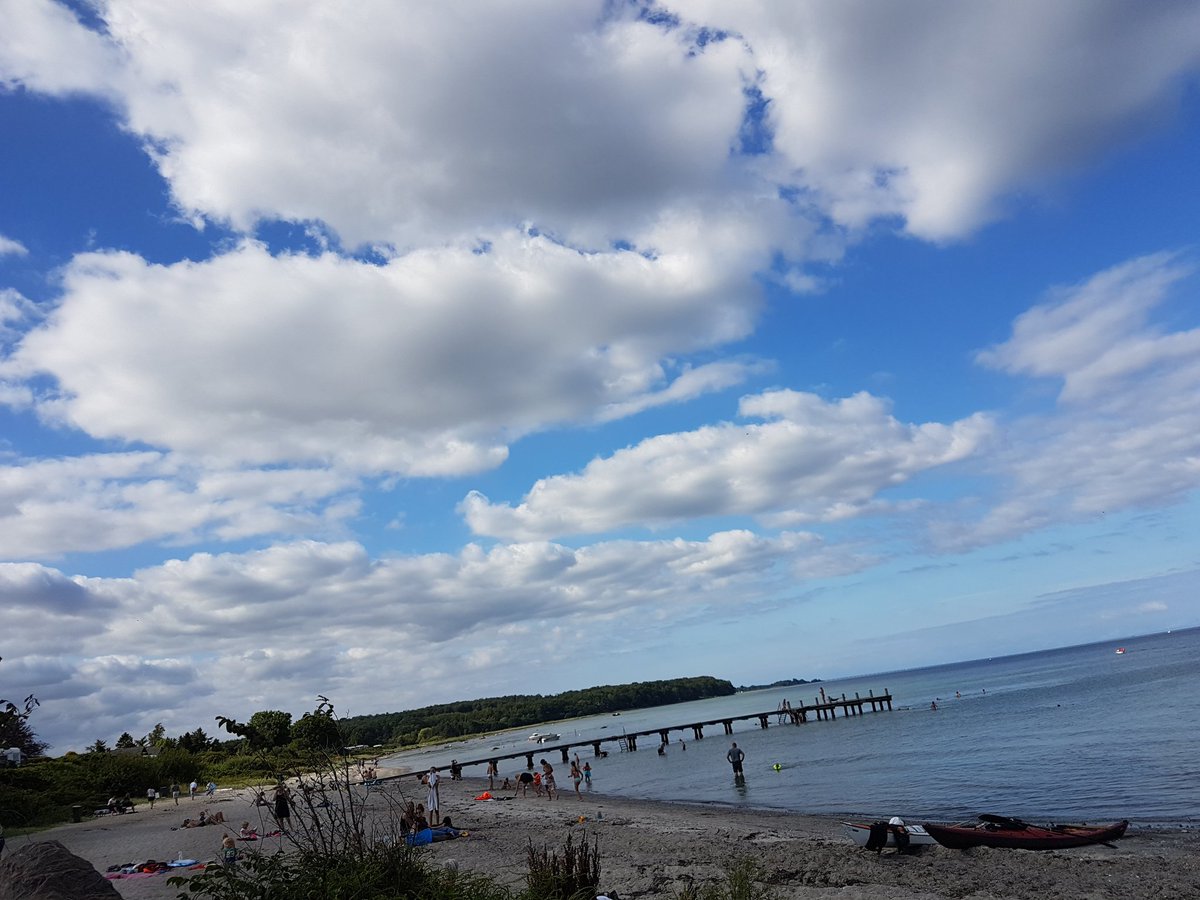 friends its summer ❤🦈🐡🐠🐋🇩🇰 
🌸👀😜🇩🇰
#saturdaymorning  🥂🍾☈🌞 be happy 💑❤    

#lundeborg  #visitdenmark #quotekent #love #AH50 <a href="/mafaldaonebyone/">María</a>