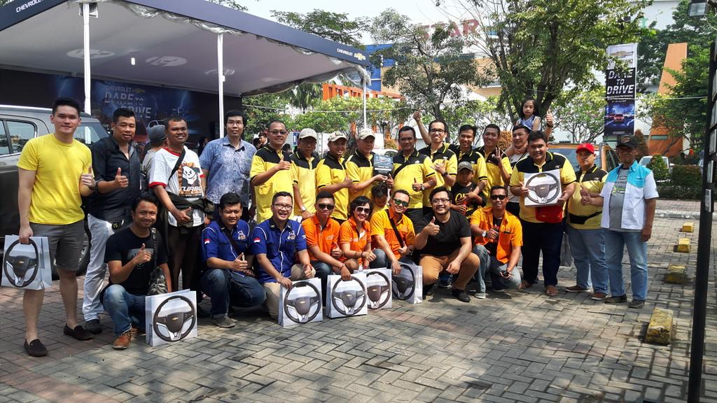 ChevyIndonesia's tweet image. Ready for #DareToDrive? Hari ini makin rame loh Chevy Lovers, karena kita kedatangan teman2 dari komunitas. Pantengin terus live updatenya!