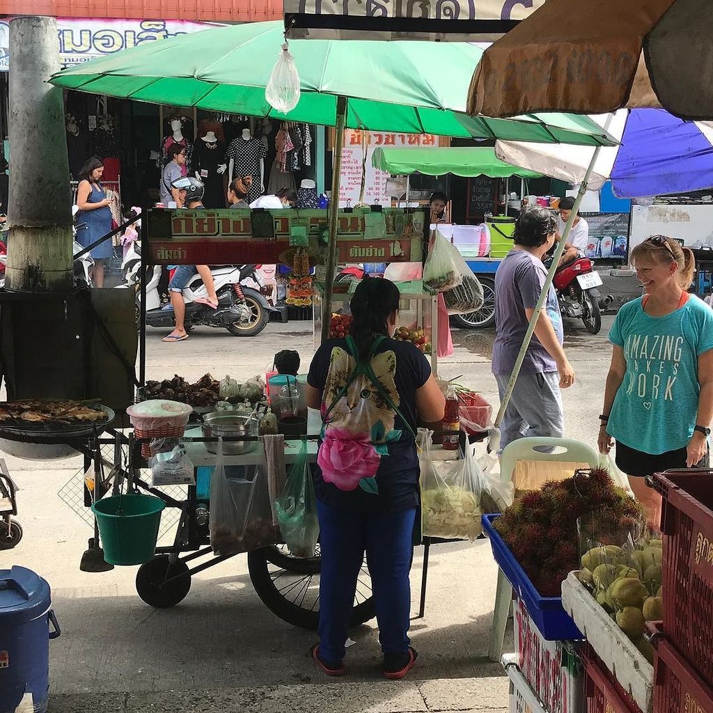 kiwisflythecoop's tweet photo. Can't beat the morning Markets fresh food and amazing tastes. #travelsea #travelblog #travelblogger #byenz #bangko… https://t.co/rh0VBdtt7z https://t.co/U1viyXsjsf