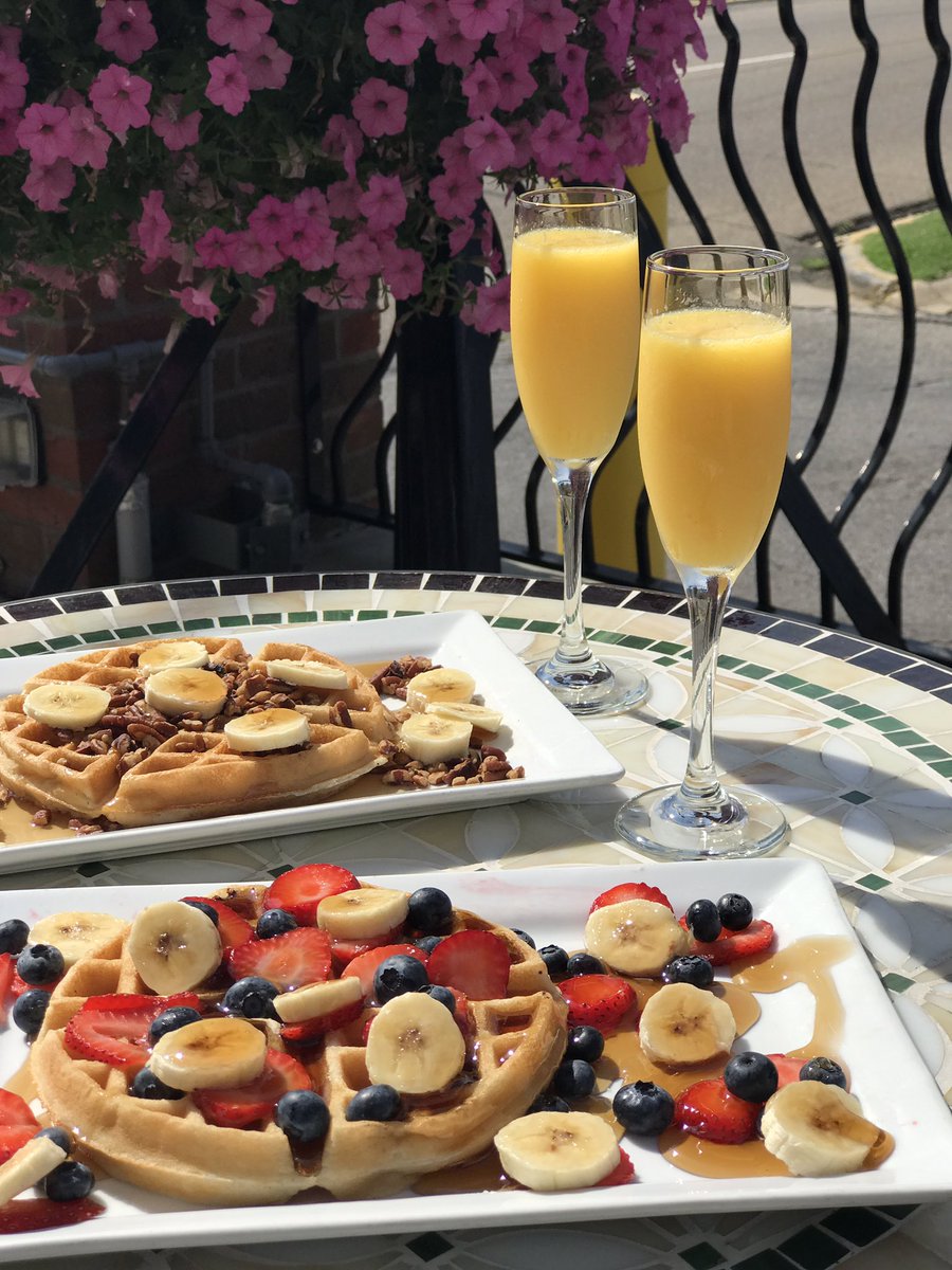 CoffeeAtTheLoft's tweet photo. Mimosas: great source of Vitamin C  Happy Saturday ❤️ https://t.co/slCAtAFtGo