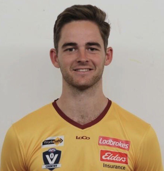 sheppbears's tweet photo. Congratulations to our Co captain Ted Lindon who plays his 50th senior game today.
#bears17 #unleashthebearwithin https://t.co/T5mRKgSEY0