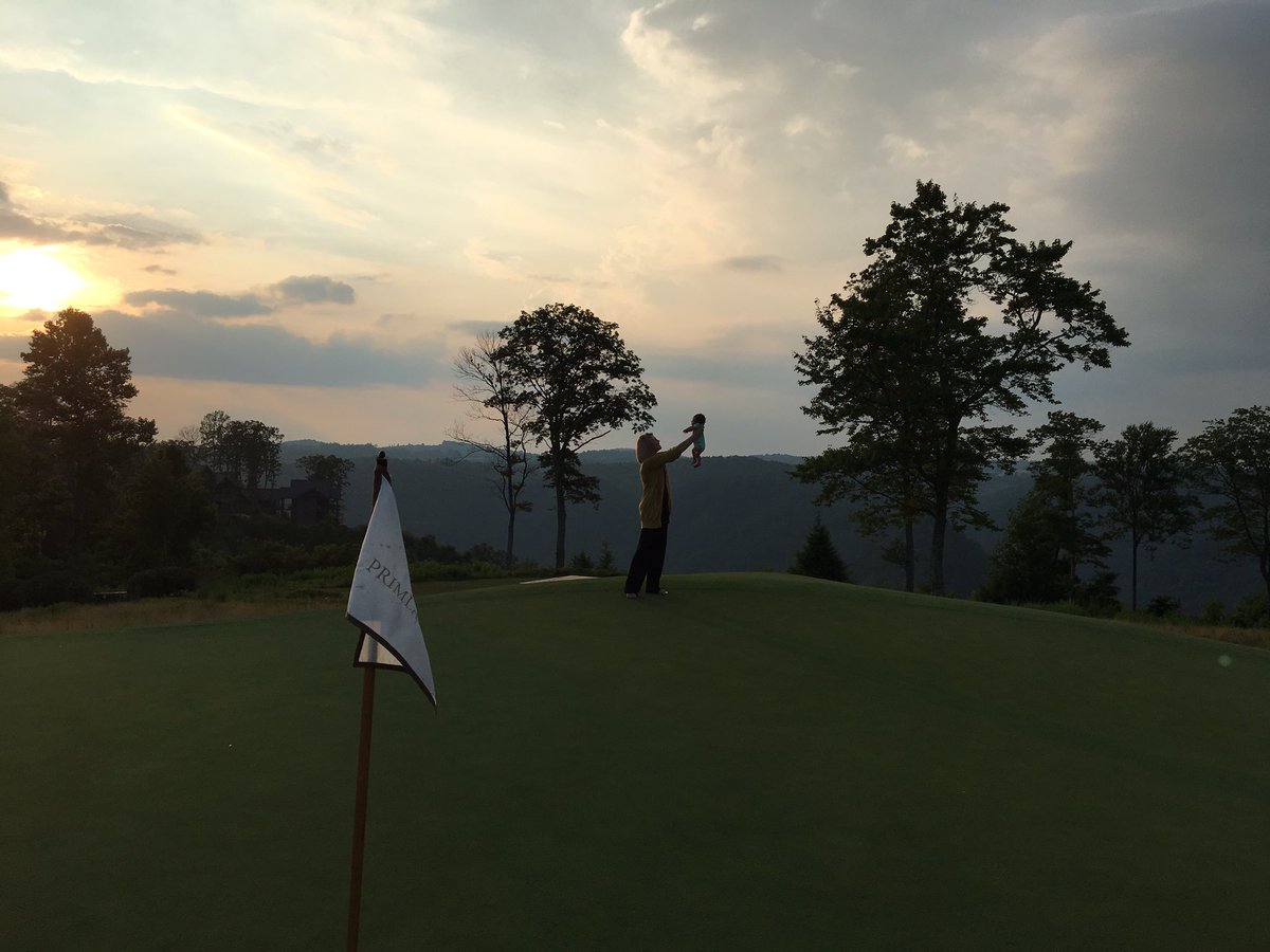 BBlue815's tweet photo. Circle of Life @primland https://t.co/6EsPvRi0g8