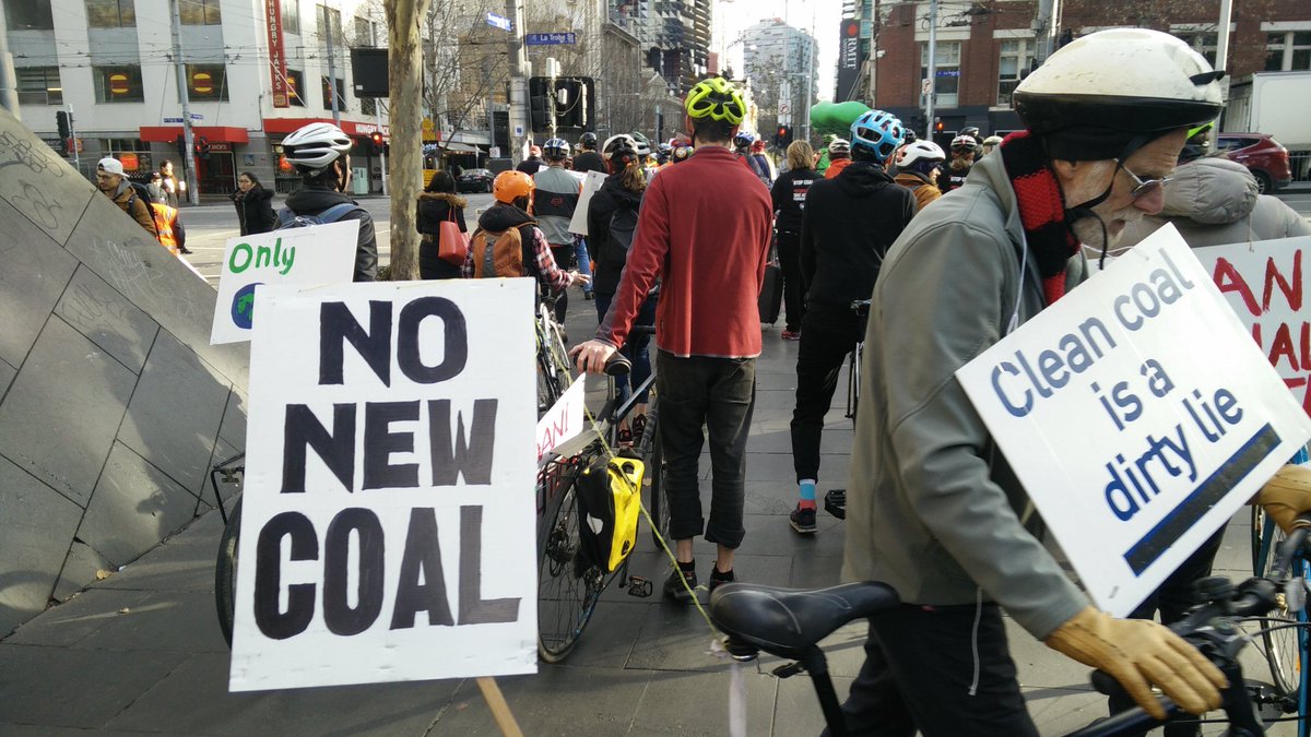 market_forces's tweet photo. .@stopadani are rolling against #coal this morning in #Melbourne! #CoalBank @CommBank #ActOnClimate https://t.co/MGkvIORcIy
