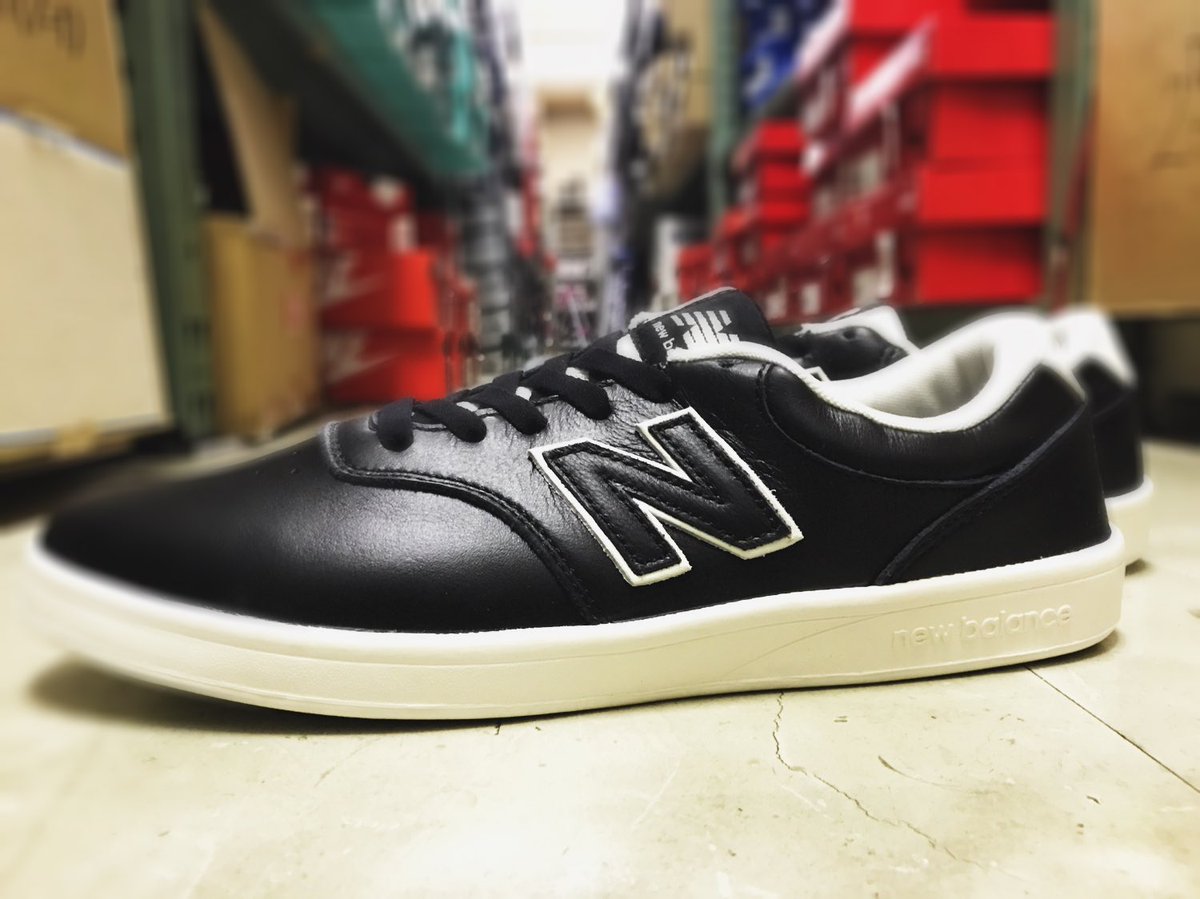 oshmans_SJK_5FS's tweet photo. 『NEW ARRIVAL SNEAKER』
NEW BALANCE
AM424CLU BLACK
SIZE 26.5-27.5
¥11,000+TAX
#newbalance #AM424 #sneaker #oshmans新宿店 #shinjukushoesblog https://t.co/mgMQnngi4o