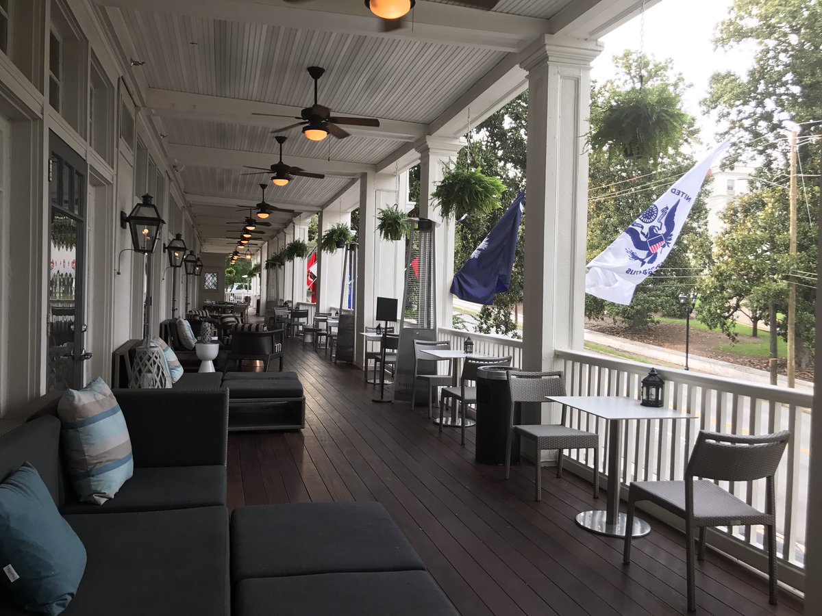 lifefamilyfun's tweet photo. Enjoying chicken & red velvet waffle for appetizer at @PartridgeInn on this beautiful front porch #augustaga #thepartridgeinn #yummy #hosted https://t.co/Sycr9ktp37