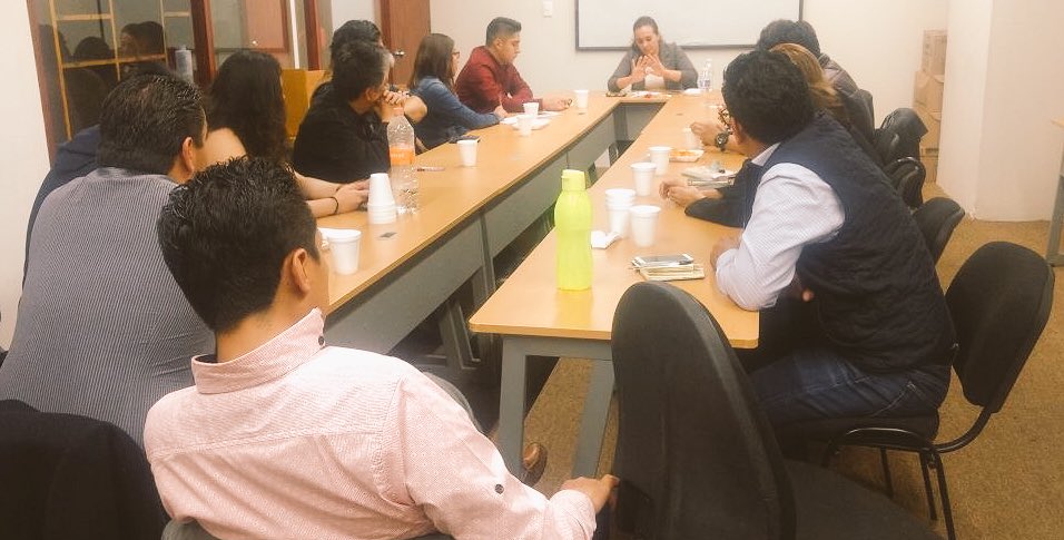 ferbayardo's tweet photo. Llevamos a cabo una excelente reunión de trabajo con los jóvenes de #UnidosxBJ para generar acciones en favor de nuestros vecinos https://t.co/G9pybgVEJw