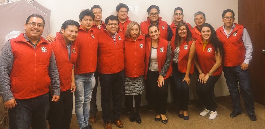 ferbayardo's tweet photo. Llevamos a cabo una excelente reunión de trabajo con los jóvenes de #UnidosxBJ para generar acciones en favor de nuestros vecinos https://t.co/G9pybgVEJw