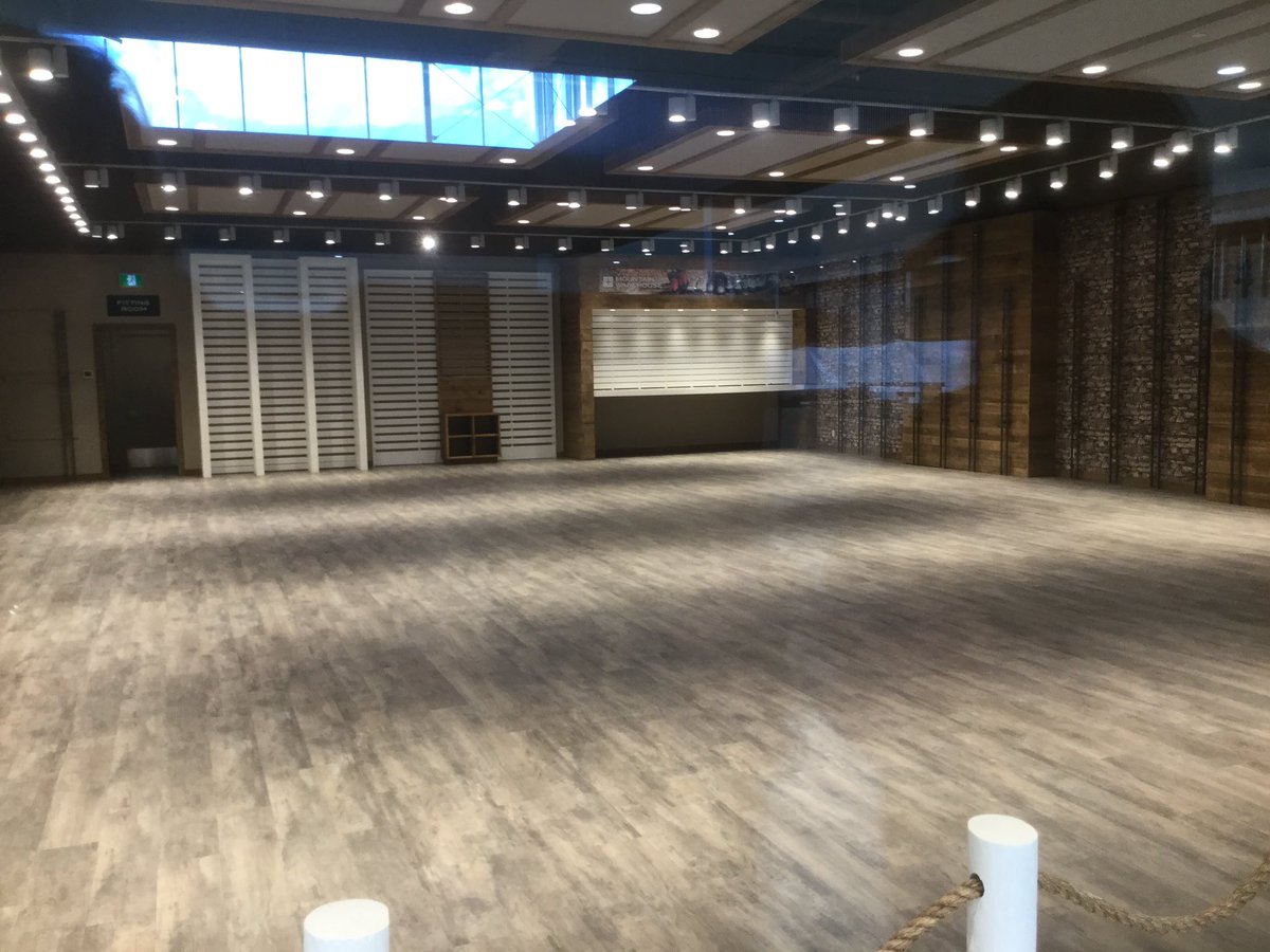 MH_Mall's tweet photo. #MHMRedevelopment #EmbraceTheFuture #FresheningOurMakeup #ProgressPhotos #medhat #medicinehat #UrbanGrille #WOWed #OpeningSoon https://t.co/zorATHTxyW
