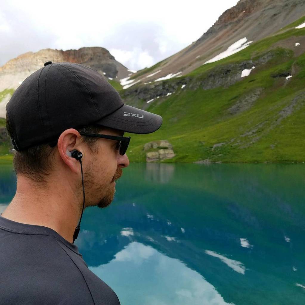 FarEndGear's tweet photo. Chilling at #icelake at 12k ft. #farendgear #singleearbud #backpacking #Colorado #gethigh #gooutside #getoutside https://t.co/SeR4IgoQTM https://t.co/RgccSUEdI1
