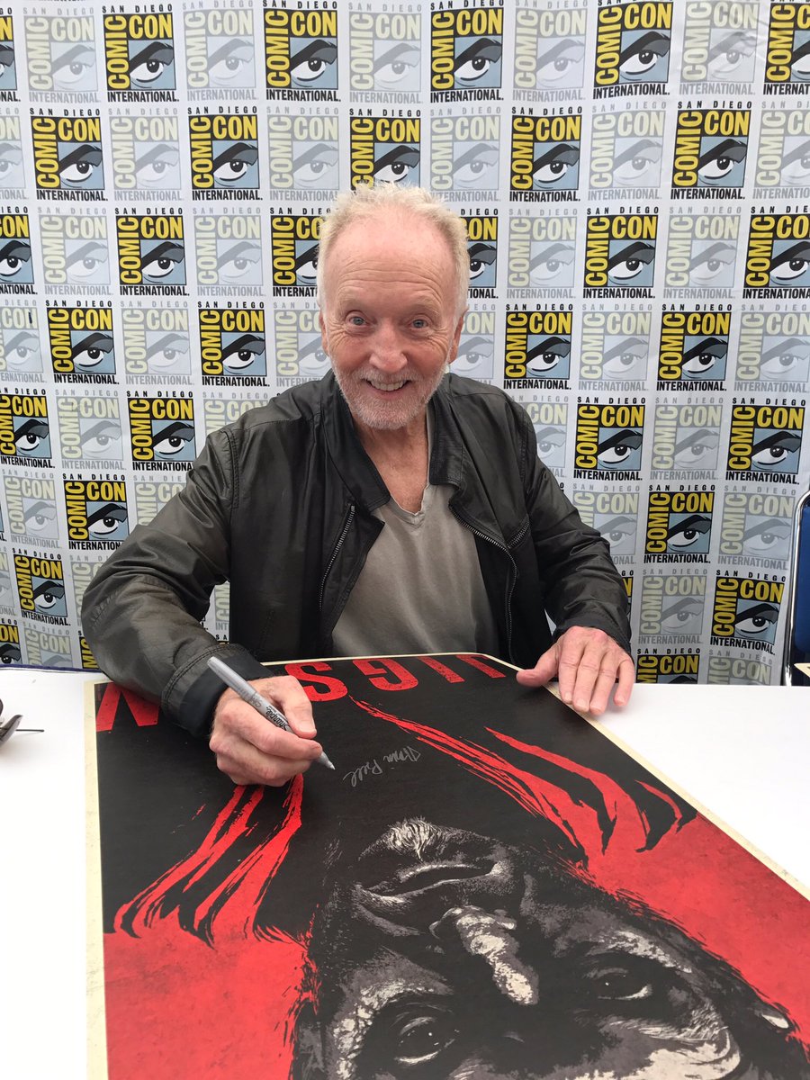 JigsawMovie's tweet photo. #SDCC2017: @officialtobin is signing exclusive #Jigsaw posters now to 2pm PT at Sails Pavilion. https://t.co/ZJCW5xcihb