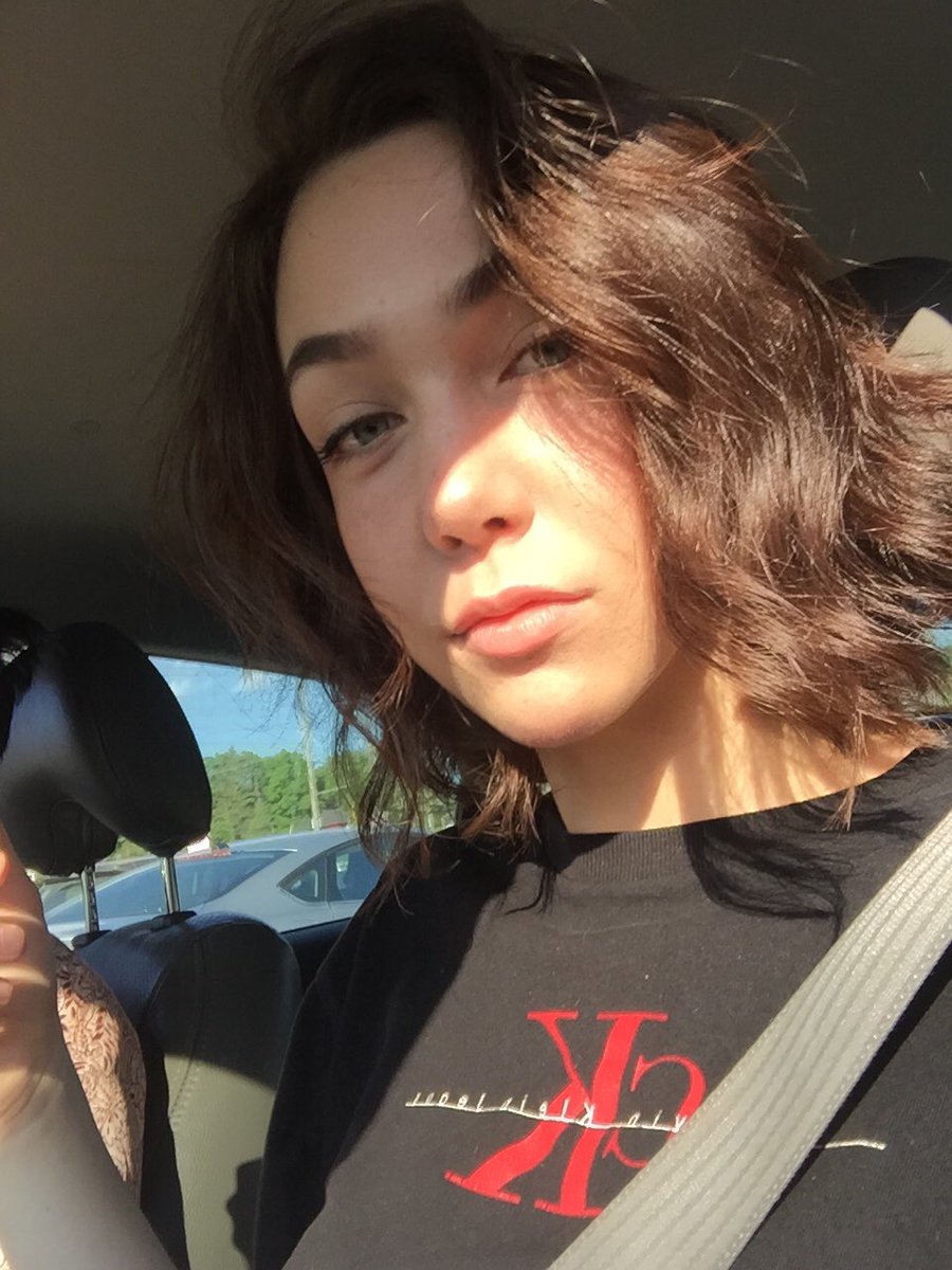 defendthebees's tweet photo. i'm bald now ✂️✂️ https://t.co/OZ6kHZfBEa