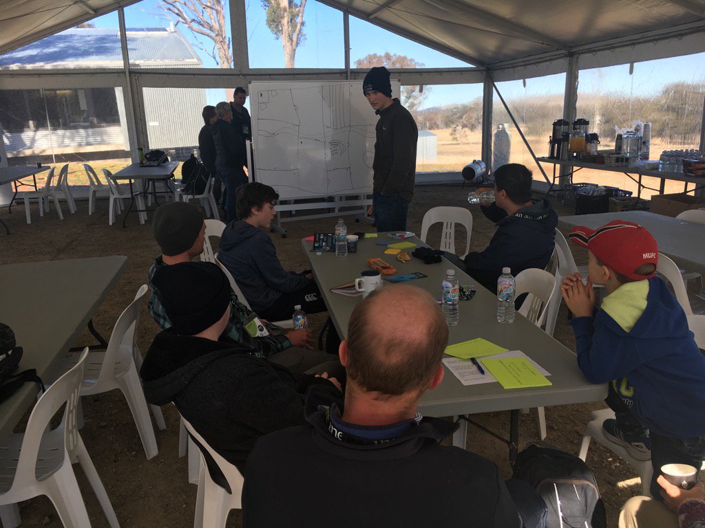 DaveLambPrecAg's tweet photo. Regional high school students mucking in with some of Oz's brightest engineers @SMARTFarmUNE #agmentation hackathon https://t.co/3Vp9sV1EXU