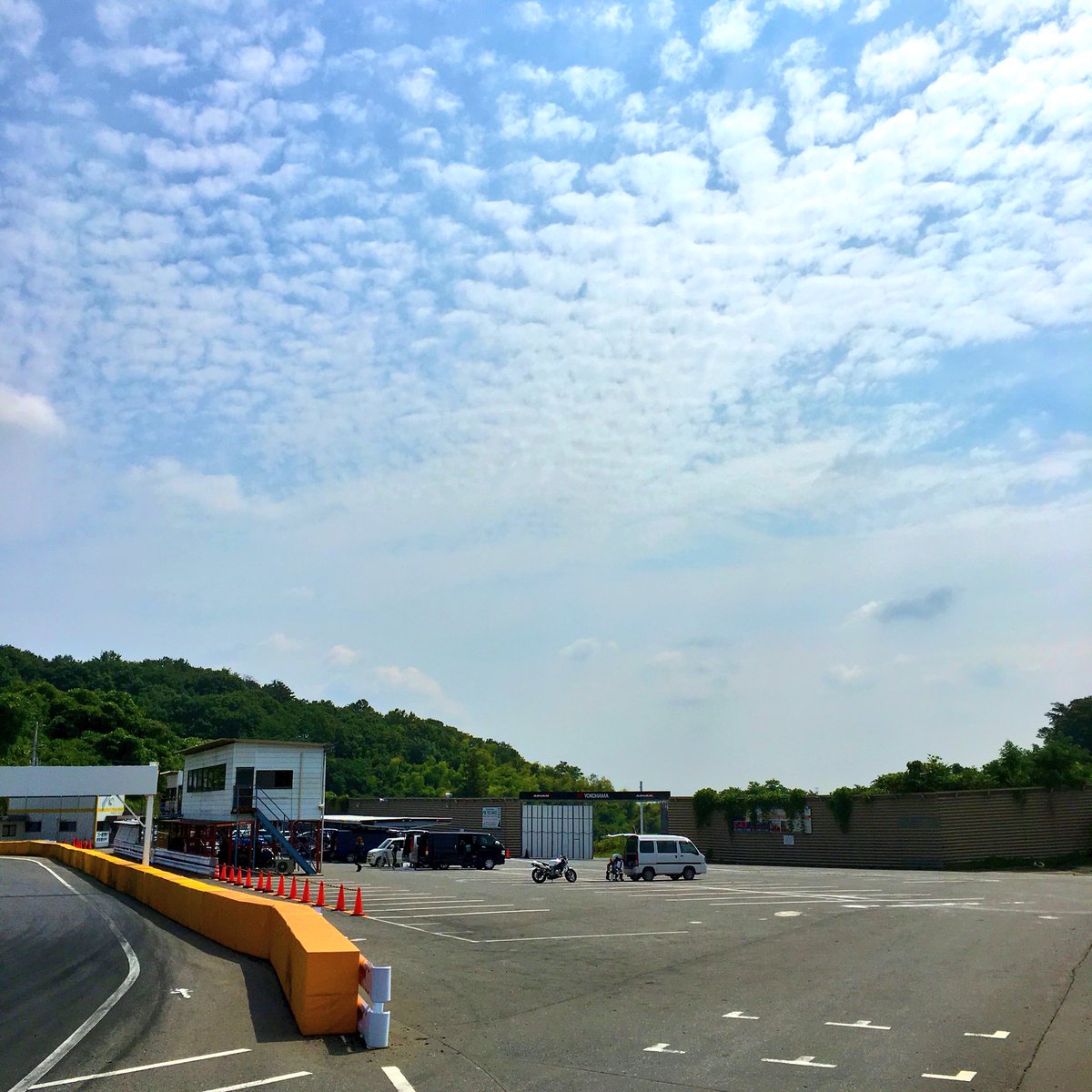 honjyocircuit's tweet photo. おはようございます☀️

本日はフリー走行日です🏁

【お知らせ】
8月１日〜８月３１日までサマーキャンペーン(2枚目の画像)をやります！暑い日と雨の日はフリー走行の料金がお安くなりまーす😎👍
平日でメンバー会員様なら1枠1100円で走れちゃいます...( º﹃º｀ ) https://t.co/pLCKZnOC2L