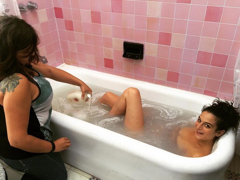 ByTheOlive's tweet photo. BENEFITS OF OLIVE OIL - Landline’s Jenny Slate Gets Serious on the Importance of Bath Time - https://t.co/AwFBPcmeOo - https://t.co/0jy3NWLn8E
