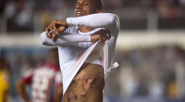 Goles_Colombia's tweet photo. Copete anotó los tres de Santos en el 3-2 sobre Sao Paulo: https://t.co/rtqHuXBX0k  #GolesCO #Copete #Brasileirao #Santos https://t.co/iWcUaNJbWP