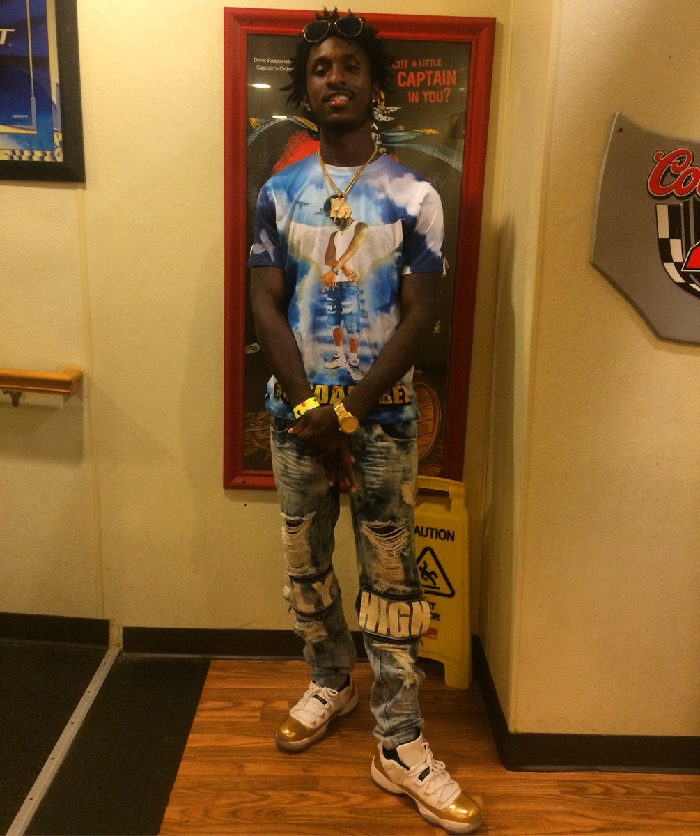 officialGA_Josh's tweet photo. Making moves π«for my homie @no_bando I know he smiling down on me and the rest of the homies #LongliveQc πΌπ½π―π― https://t.co/mdHaIDwEWC