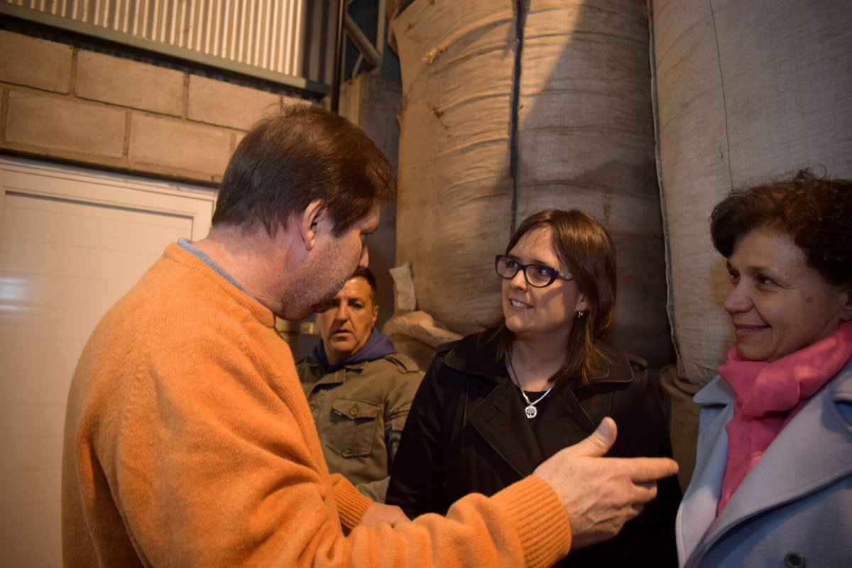 brendalisaustin's tweet photo. En la Yerbatera Bonafe recorrimos la fabrica y nos comprometimos a trabajar en conjunto para que las leyes del sector les permitan crecer https://t.co/Jl2Oa7jfWJ