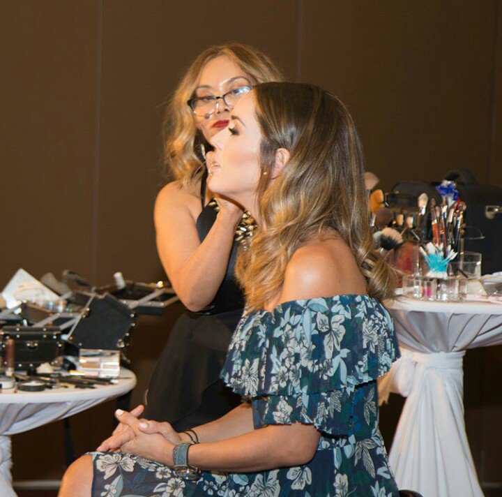 PortalJackybrv's tweet photo. #Fotos: @jackybrv en en la inauguración de #VipMasterclass https://t.co/96hhdp6Bwe https://t.co/ls5UbCpJFS