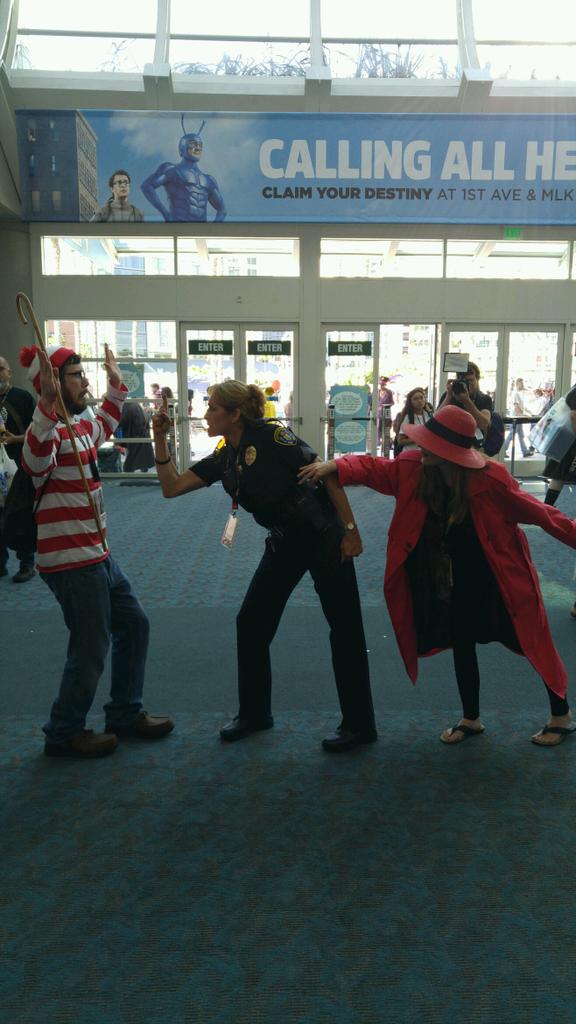 Biochemrogue's tweet photo. There's trouble afoot at @Comic_Con . Shout out to @SanDiegoPD. #SDCC2017  #whereswaldo #carmensandiego https://t.co/1jetwnXHqD