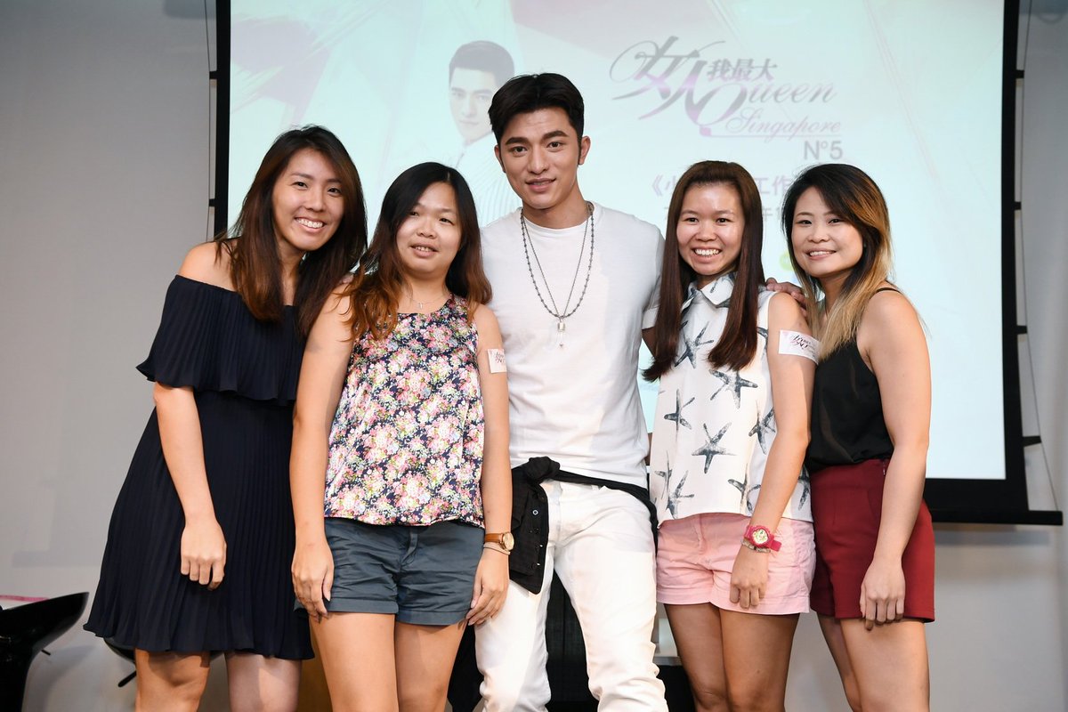 StarHub's tweet photo. The star-studded #LadyFirstSG #beautysquad was in town last weekend to meet all their fans! https://t.co/ClQvKMvltK https://t.co/qclN0hm7Kt