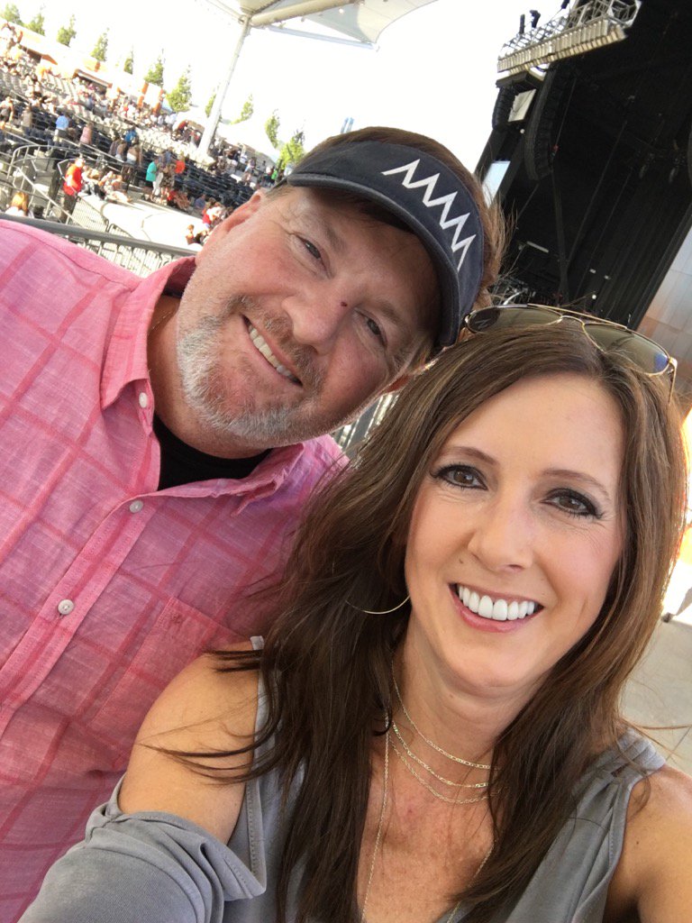 BRAYDAD17's tweet photo. #ampfeedlive https://t.co/dq13jpSKUe