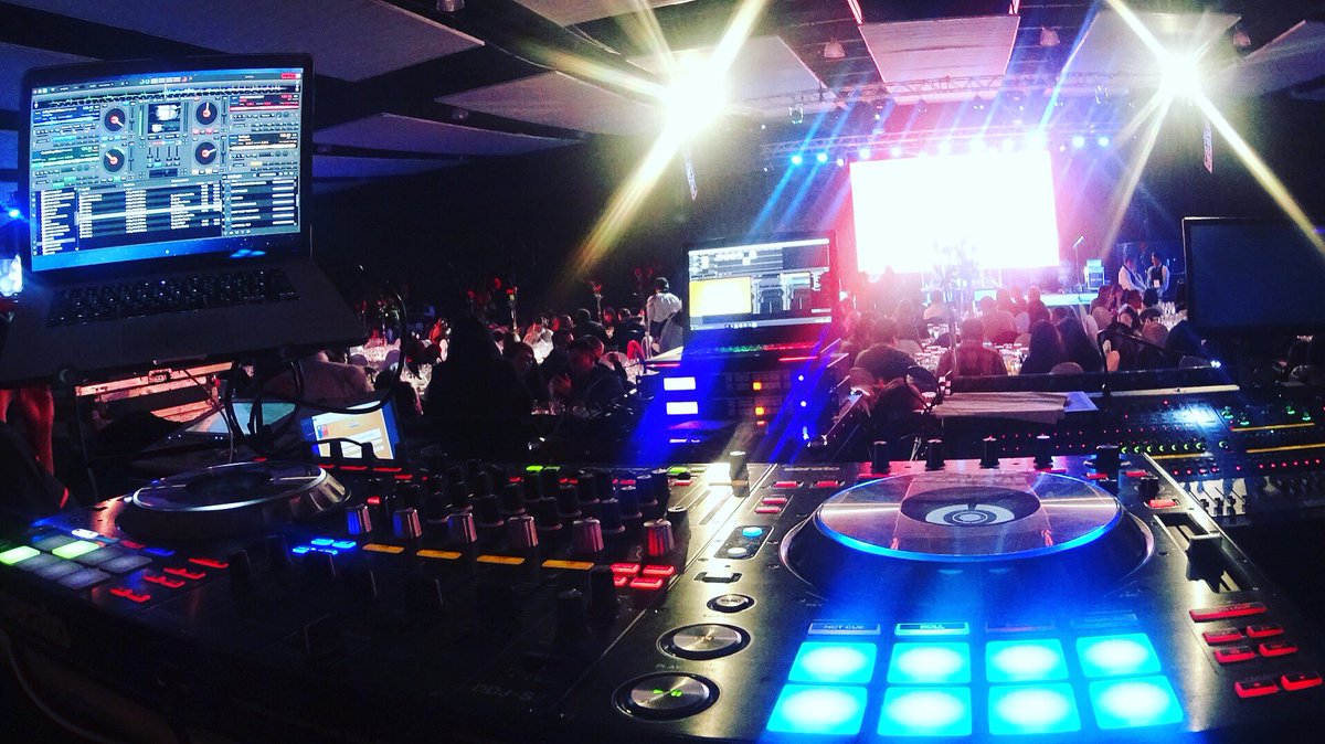DjXTremeChile's tweet photo. Musicalizando premiación y fiesta 133 años del registro Civil junto a @fcokaminski en @EspacioRiesco
#pioneer #djxtreme #virtualdj8pro https://t.co/Kqp8d52dJ3
