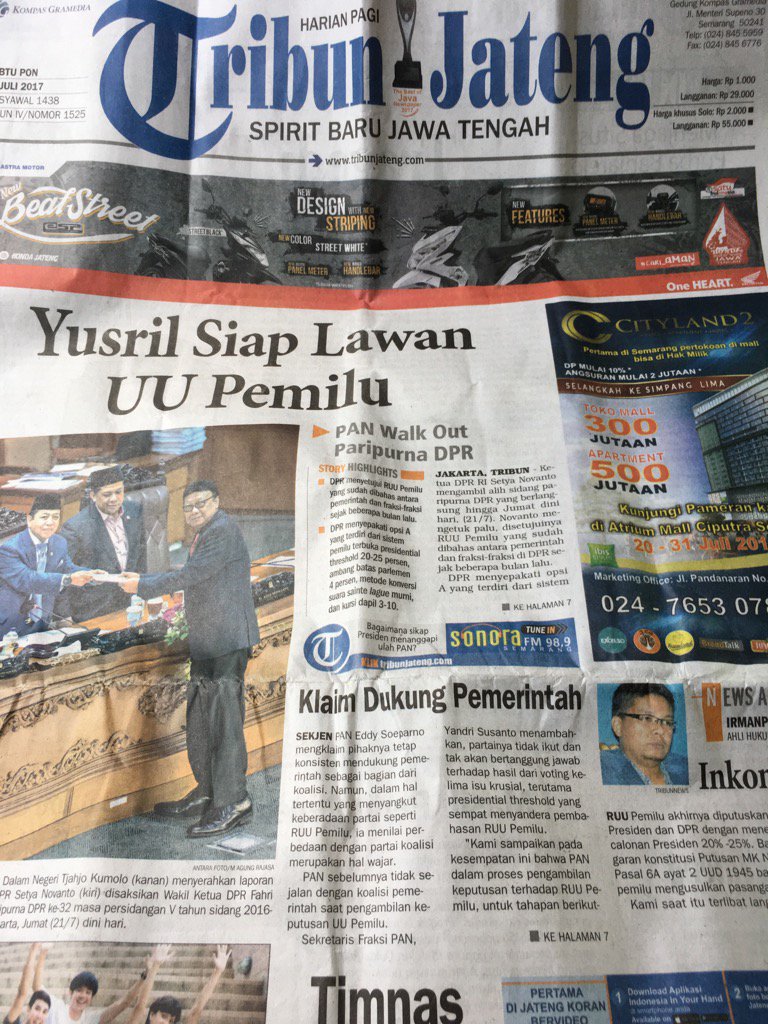 Head Line Tribun Jateng, Semarang, pagi ini "Yusril Siap Lawan UU Pemilu". Mohon dukungan...