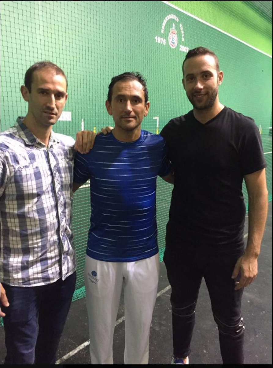 EgigurenBi's tweet photo. @jaialive #Hondarribia #JaiAlai #ZestaPunta #Duelo #Grandes https://t.co/Xcp5Ef3hGu