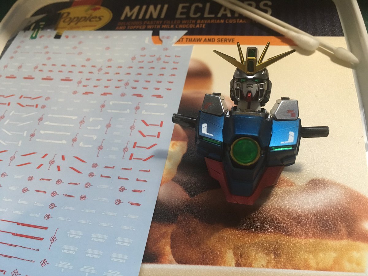 solid_XIII's tweet image. Decal application has begun! #protozero #gunpla #gundam #mastergrade